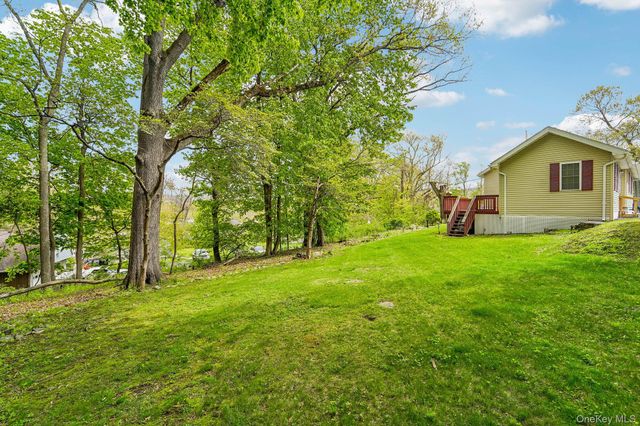 23 Ardmore Street, New Windsor, NY 12553