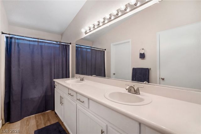 8913 Spinning Wheel Avenue, Las Vegas, NV 89143