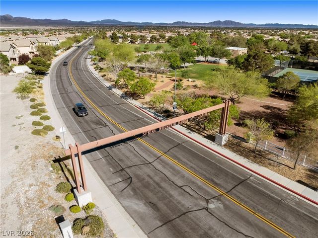 8913 Spinning Wheel Avenue, Las Vegas, NV 89143