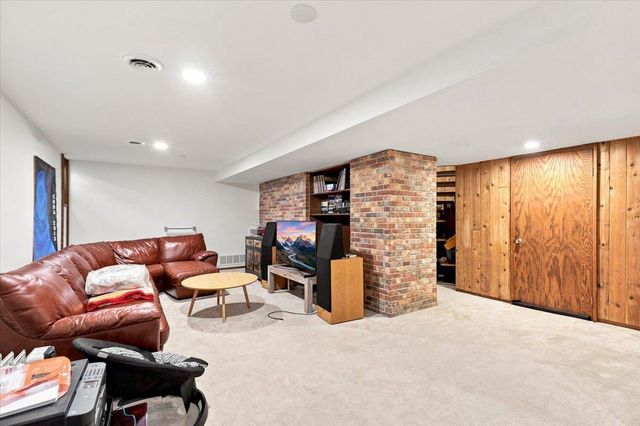6402 Inner Drive, Madison, WI 53705