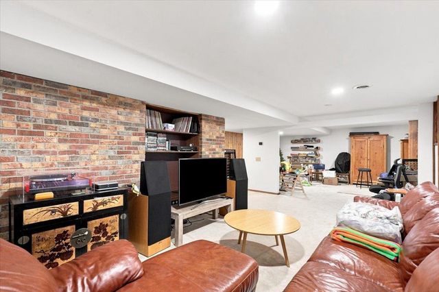 6402 Inner Drive, Madison, WI 53705