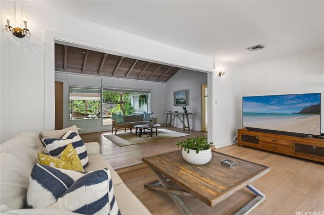 1053 Koloa Street, Honolulu, HI 96816