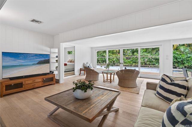 1053 Koloa Street, Honolulu, HI 96816