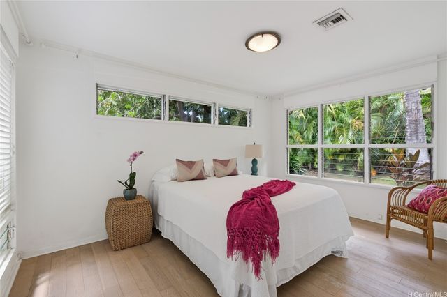 1053 Koloa Street, Honolulu, HI 96816