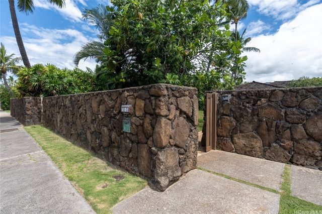 1053 Koloa Street, Honolulu, HI 96816