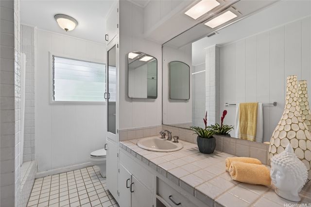 1053 Koloa Street, Honolulu, HI 96816