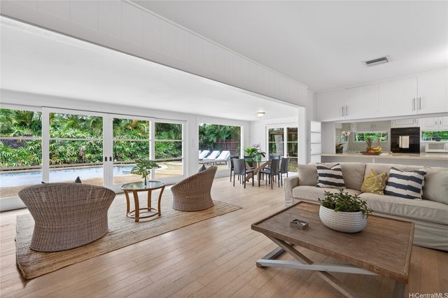 1053 Koloa Street, Honolulu, HI 96816