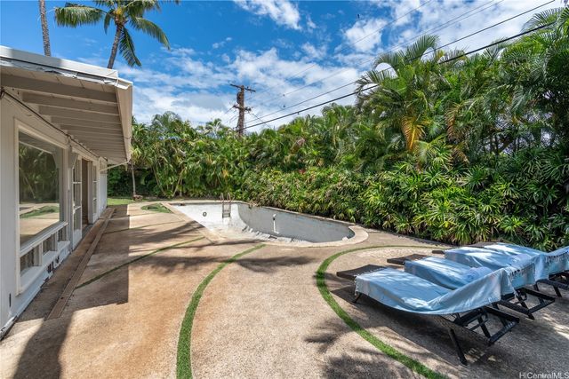 1053 Koloa Street, Honolulu, HI 96816