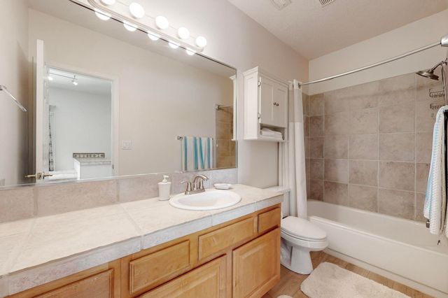 4104 Killington Road NW, Albuquerque, NM 87114