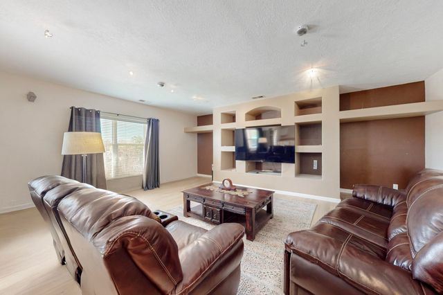 4104 Killington Road NW, Albuquerque, NM 87114