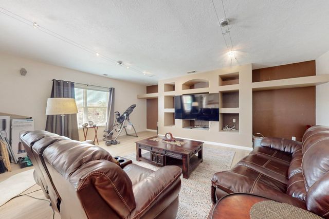 4104 Killington Road NW, Albuquerque, NM 87114