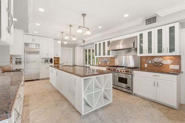 11 E Rivo Alto Drive, Miami Beach, FL 33139