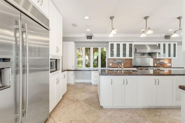 11 E Rivo Alto Drive, Miami Beach, FL 33139