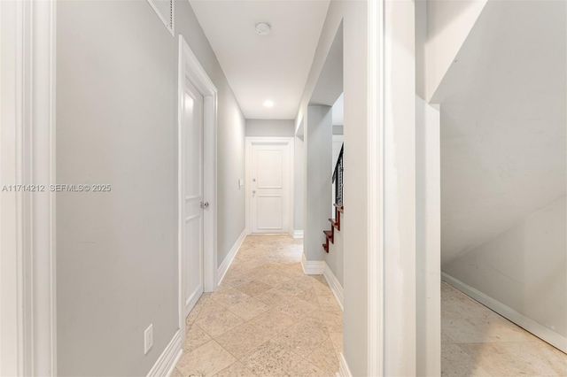 11 E Rivo Alto Drive, Miami Beach, FL 33139
