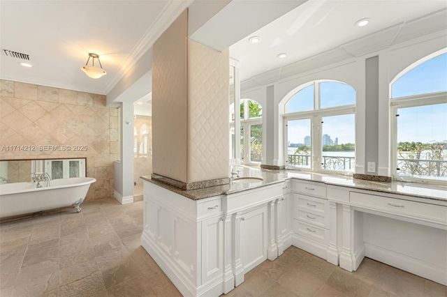 11 E Rivo Alto Drive, Miami Beach, FL 33139