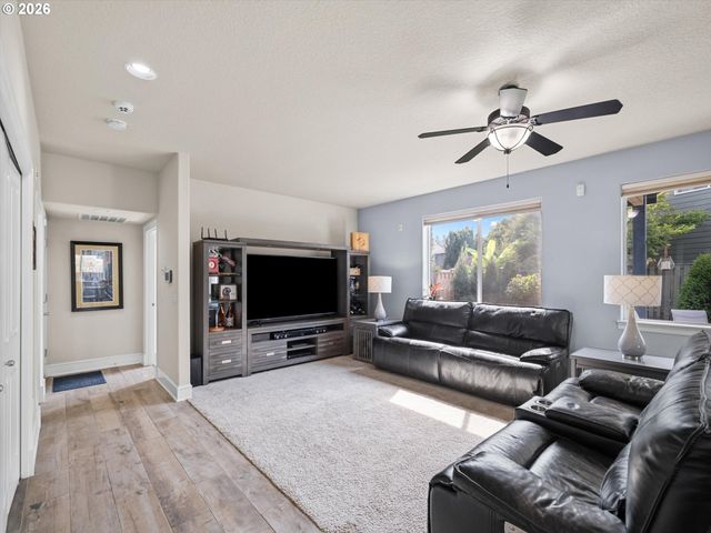 10818 Sw BROWN St, Tualatin, OR 97062