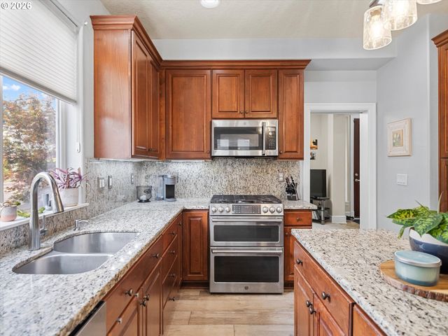 10818 Sw BROWN St, Tualatin, OR 97062