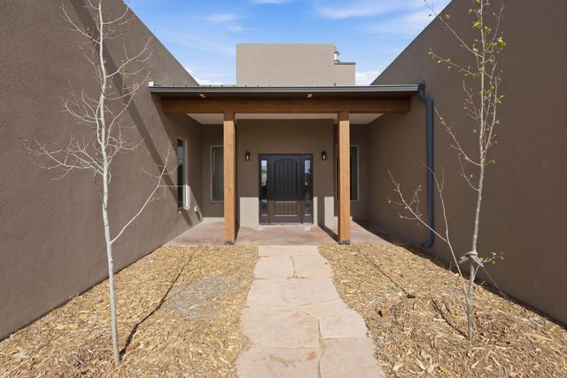 39 Monterey Road, Santa Fe, NM 87508