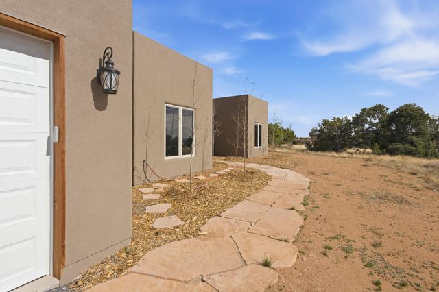 39 Monterey Road, Santa Fe, NM 87508