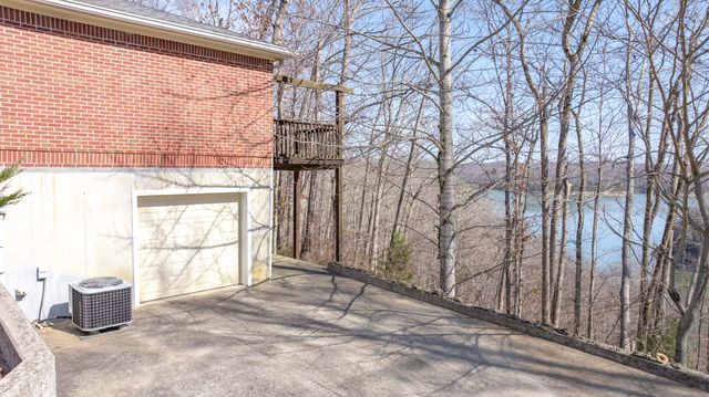 642 N Shore Drive, Monticello, KY 42633