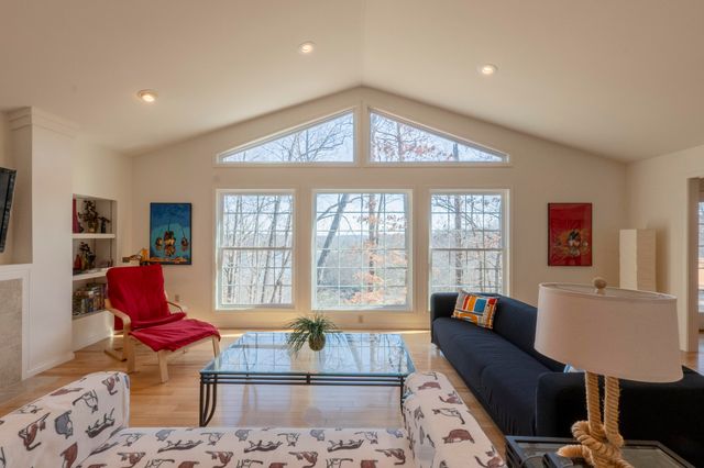 642 N Shore Drive, Monticello, KY 42633