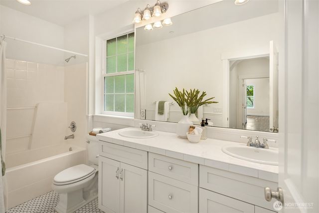 26218 SE Old Black Nugget Road, Issaquah, WA 98029