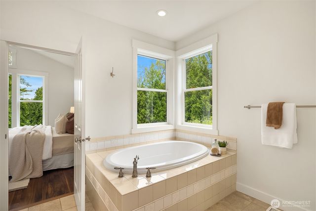 26218 SE Old Black Nugget Road, Issaquah, WA 98029