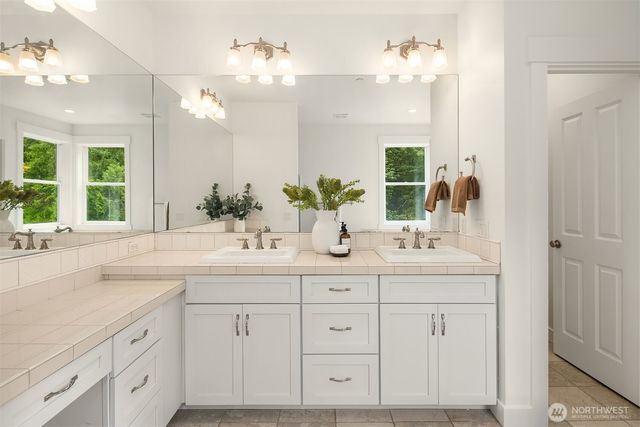 26218 SE Old Black Nugget Road, Issaquah, WA 98029