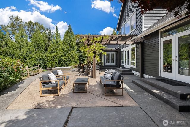 26218 SE Old Black Nugget Road, Issaquah, WA 98029