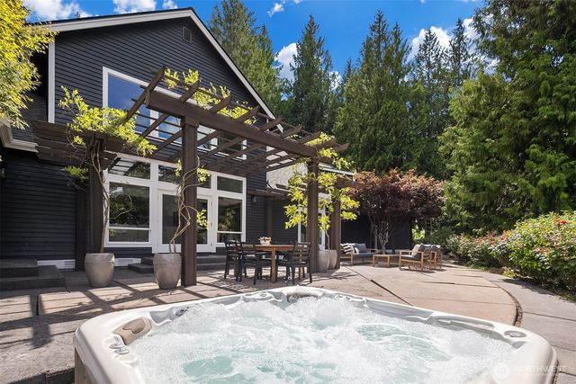 26218 SE Old Black Nugget Road, Issaquah, WA 98029