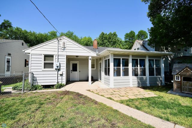 1253 3rd Street N, Fargo, ND 58102