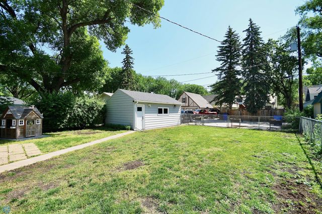 1253 3rd Street N, Fargo, ND 58102