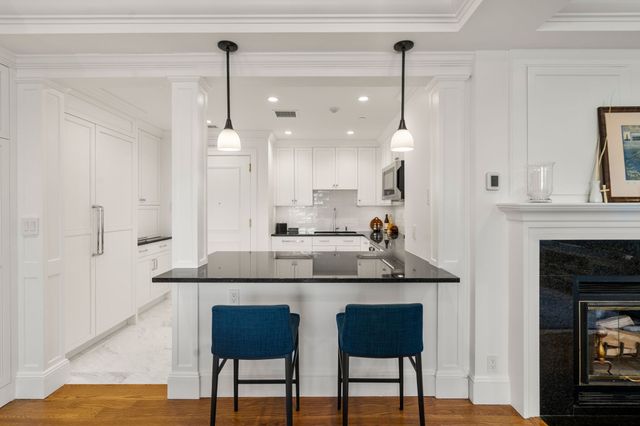 20 Rowes Wharf 701, Boston, MA 02110