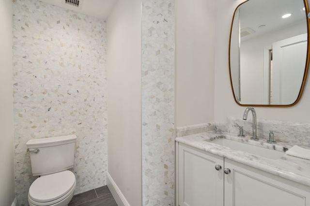 20 Rowes Wharf 701, Boston, MA 02110