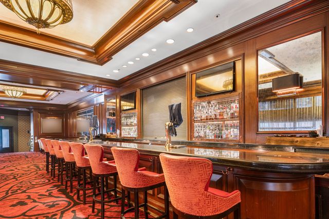 20 Rowes Wharf 701, Boston, MA 02110
