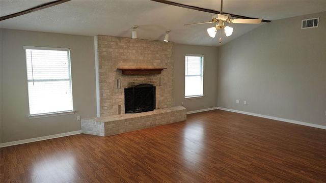 16 Brenda LN, Round Rock, TX 78665