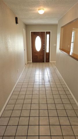 16 Brenda LN, Round Rock, TX 78665