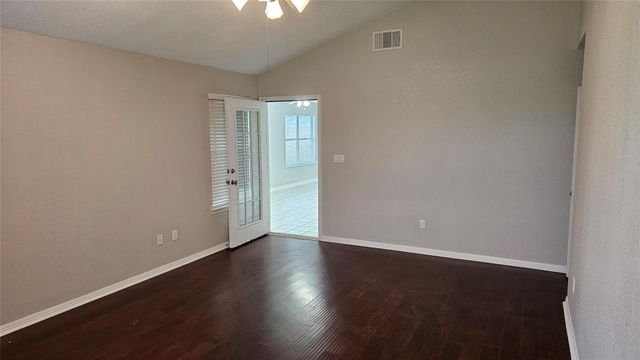 16 Brenda LN, Round Rock, TX 78665