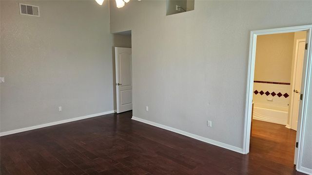 16 Brenda LN, Round Rock, TX 78665