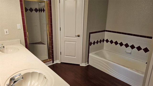 16 Brenda LN, Round Rock, TX 78665