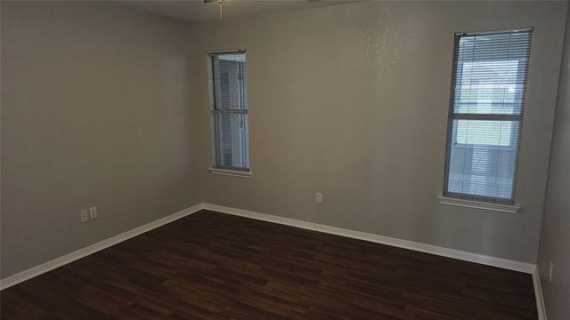 16 Brenda LN, Round Rock, TX 78665