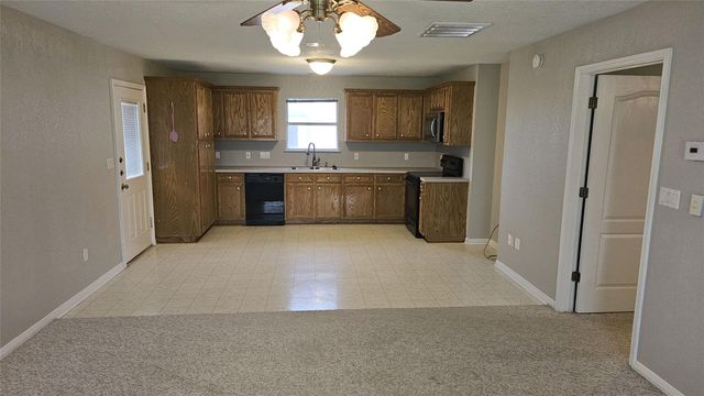 16 Brenda LN, Round Rock, TX 78665