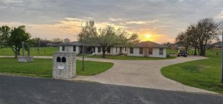 16 Brenda LN, Round Rock, TX 78665