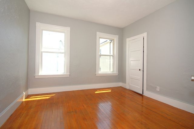 82 Fox 2, Worcester, MA 01604