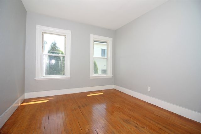 82 Fox 2, Worcester, MA 01604