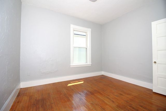 82 Fox 2, Worcester, MA 01604