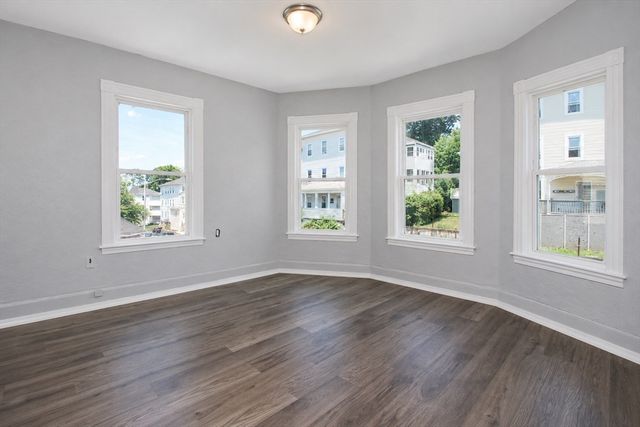 82 Fox 2, Worcester, MA 01604