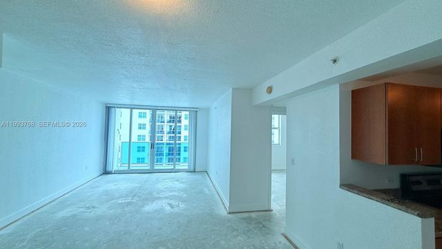 7501 E Treasure Dr 8B, North Bay Village, FL 33141