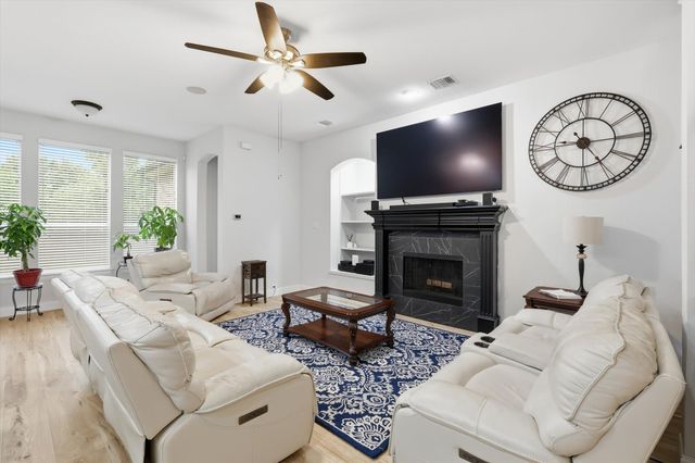 1270 Bonham Parkway, Lantana, TX 76226