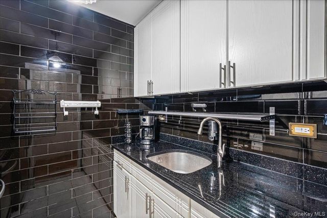 18-05 215th Street 8C, Bayside, NY 11360